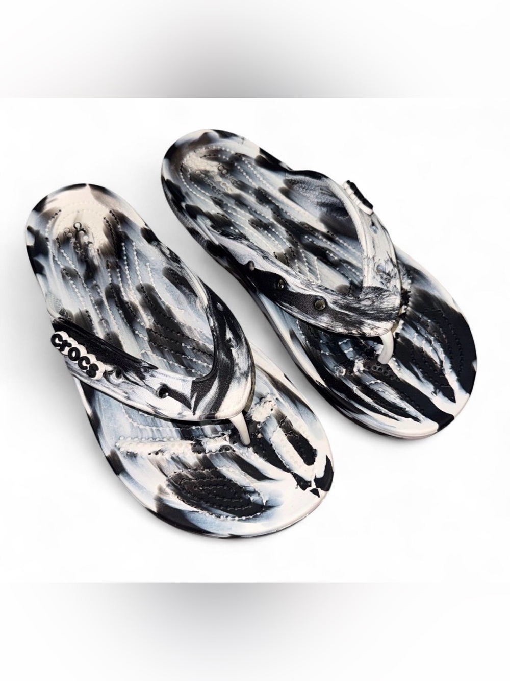 CROCS Black & white Crocs flip flops sz 10M / 12W ✨